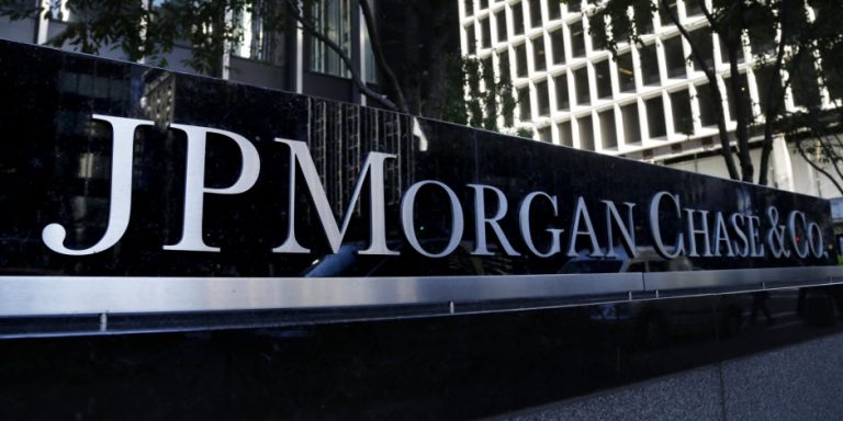 Почему Уоррен Баффет купил акции банка JP Morgan